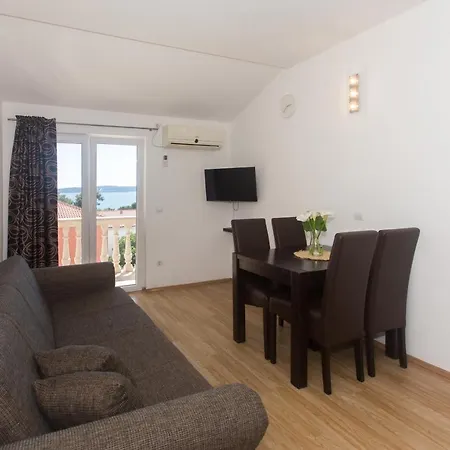Apartamento Angolo Kaštela